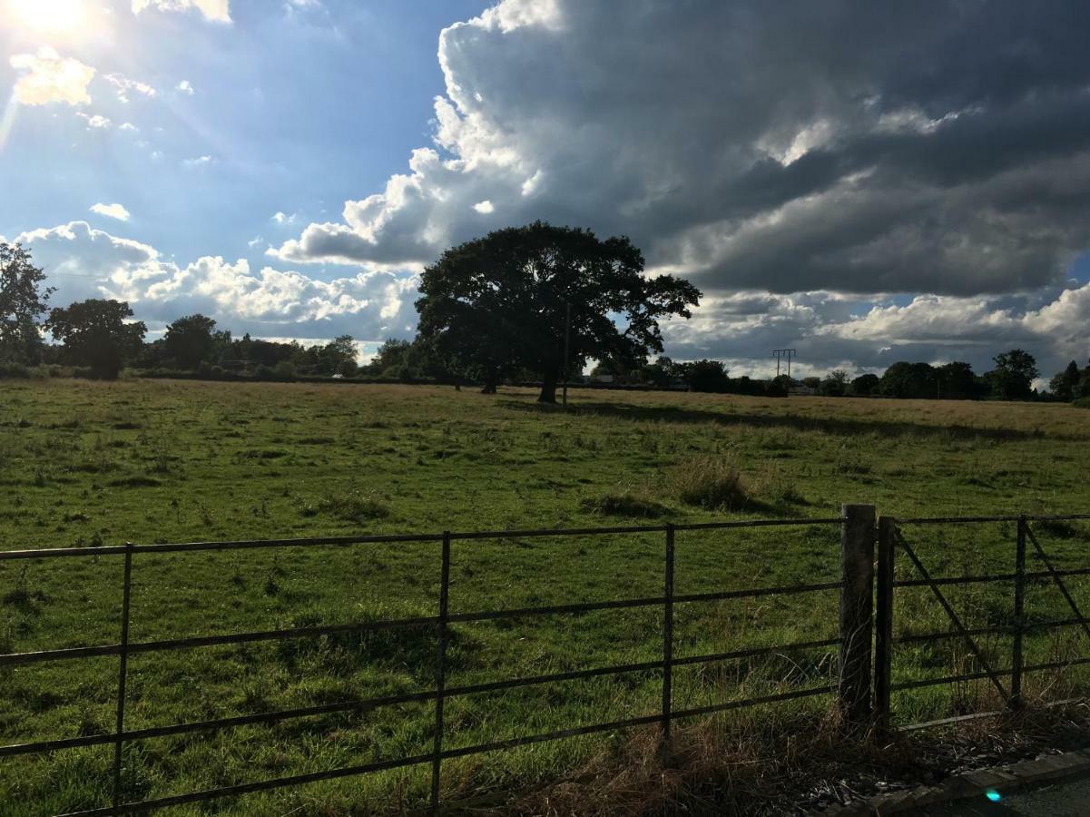 Maesbury Riverside Oswestry Eksteriør bilde