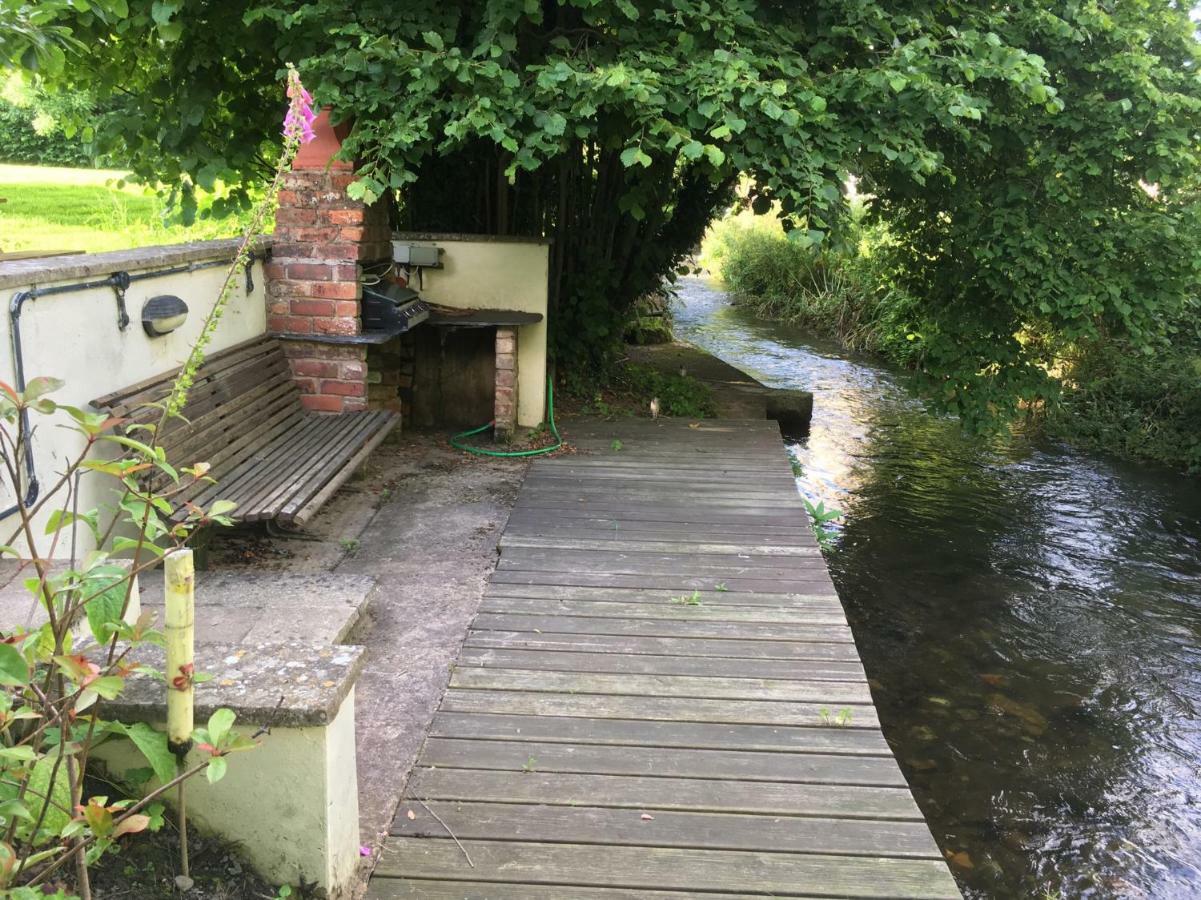 Maesbury Riverside Oswestry Eksteriør bilde